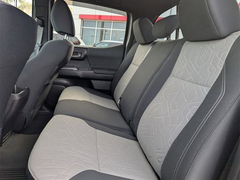 Used 2023 Toyota Tacoma TRD Off-Road image 29