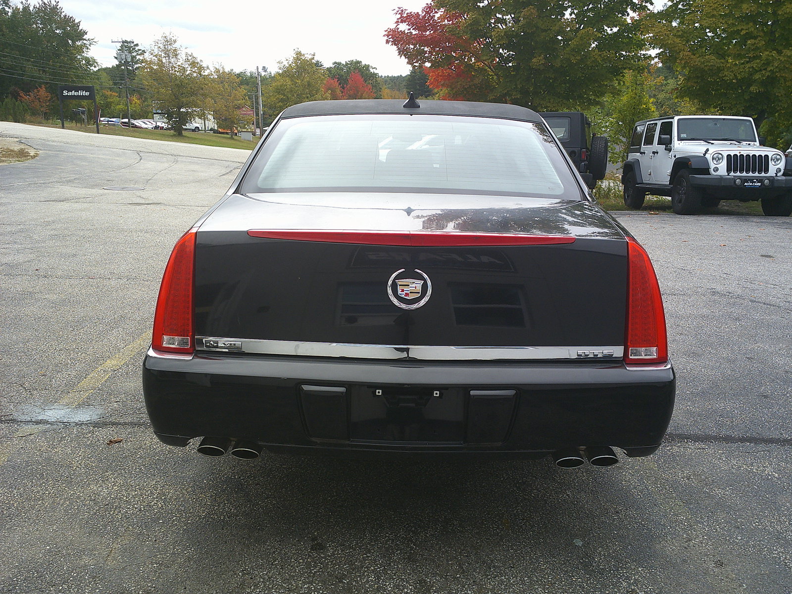 Used 2010 Cadillac DTS Limousine FWD image 6