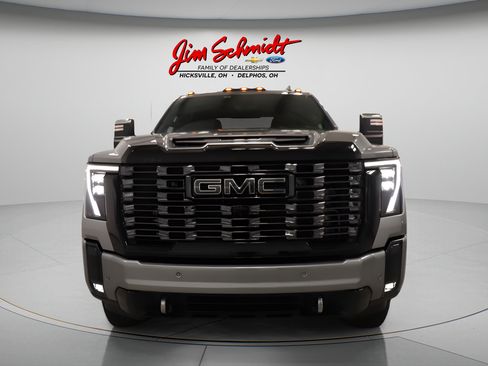 Used 2025 GMC Sierra 2500 Denali Ultimate w/ Snow Plow Prep/Camper Package AWD/4WD image 3