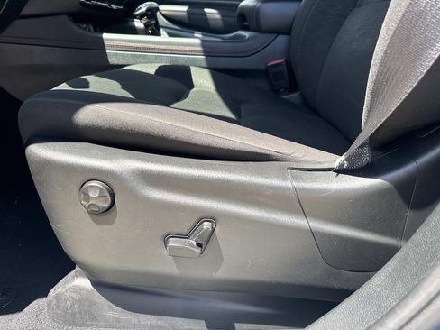 Used 2025 Dodge Durango GT RWD image 17