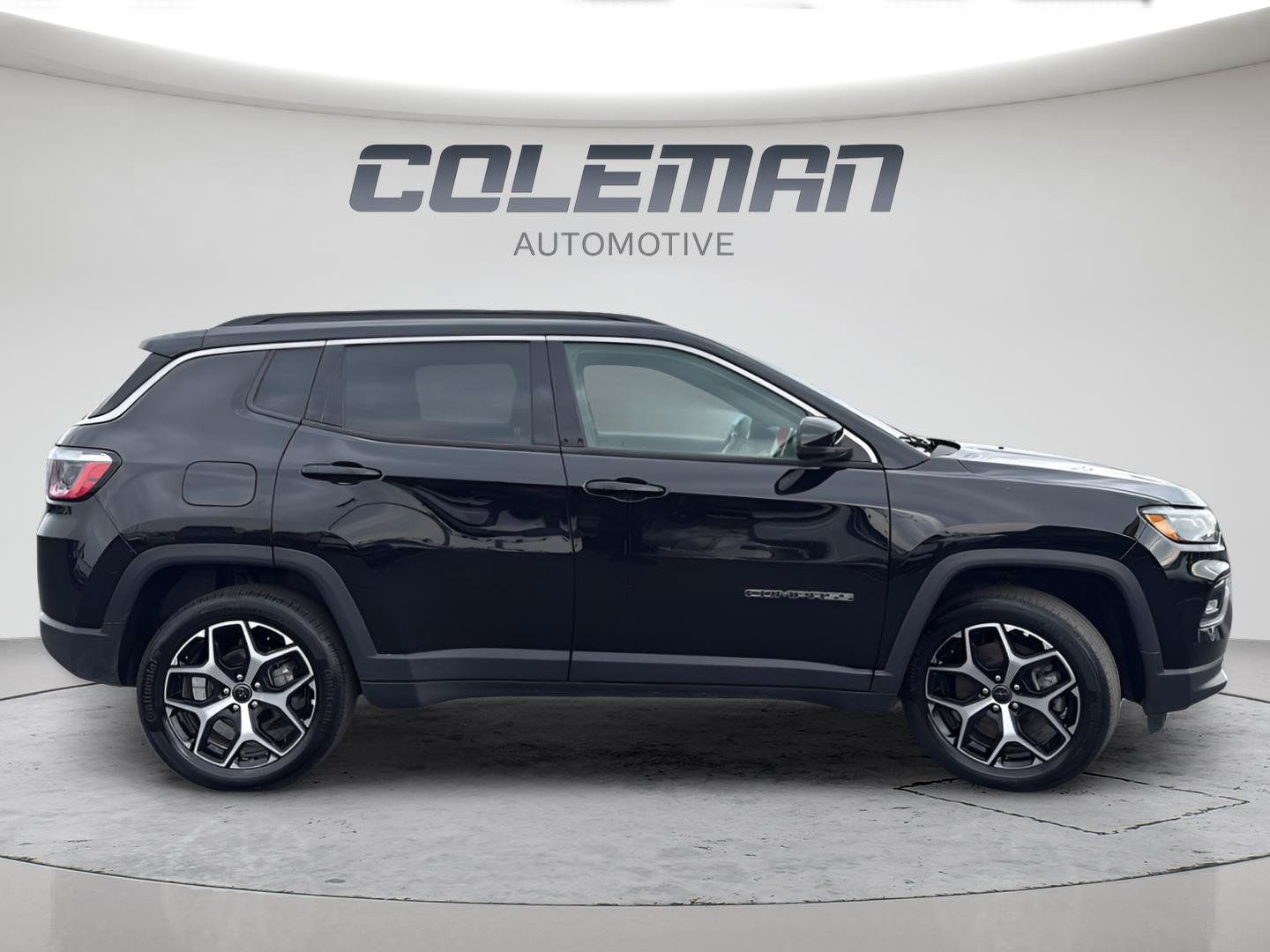 Used 2025 Jeep Compass Limited AWD/4WD image 6