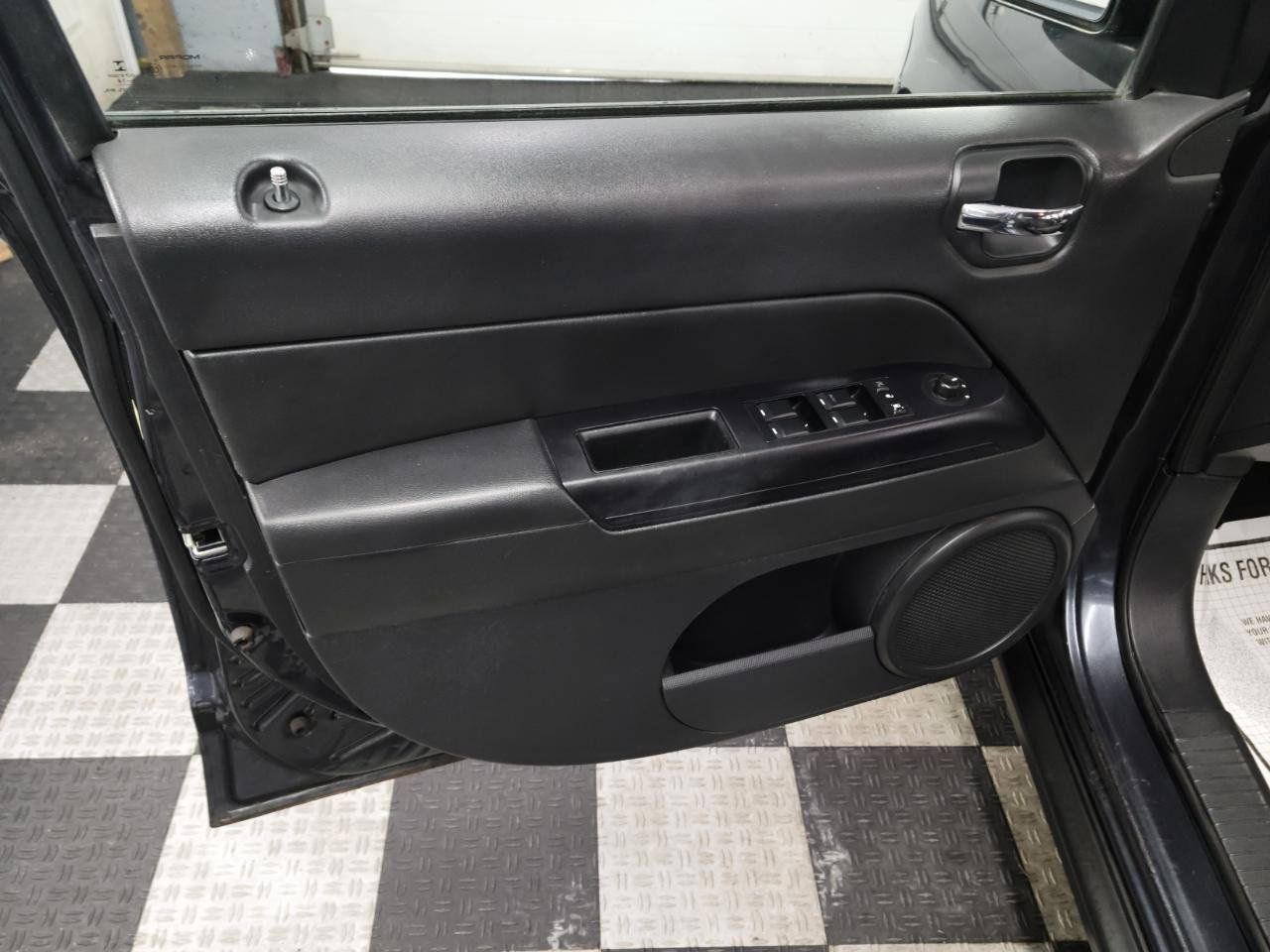 Used 2014 Jeep Compass Sport w/ Power Value Group AWD/4WD image 16