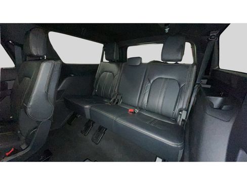 Used 2024 Ford Expedition Max Platinum AWD/4WD image 17