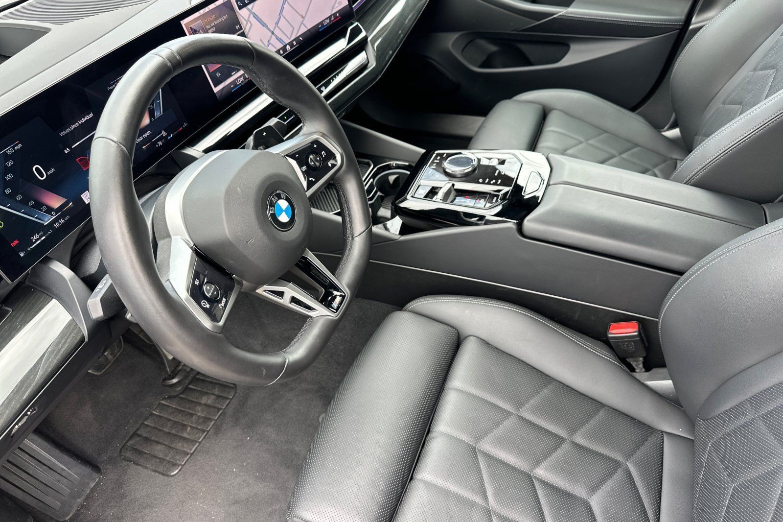 Used 2026 BMW 530i w/ M Sport Package RWD image 9