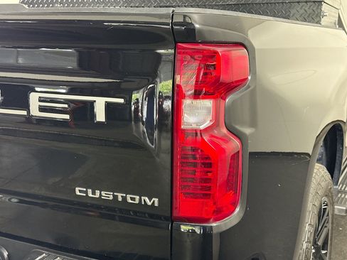 Used 2022 Chevrolet Silverado 1500 Custom RWD image 32