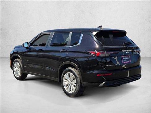 Used 2025 Mitsubishi Outlander ES AWD/4WD image 8