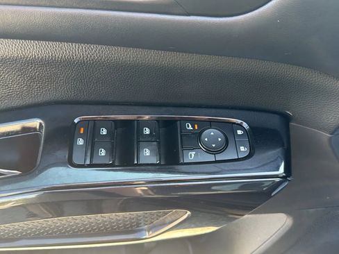 Used 2022 Nissan Pathfinder SV AWD/4WD image 10