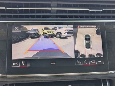 Used 2023 Audi Q8 Prestige image 23