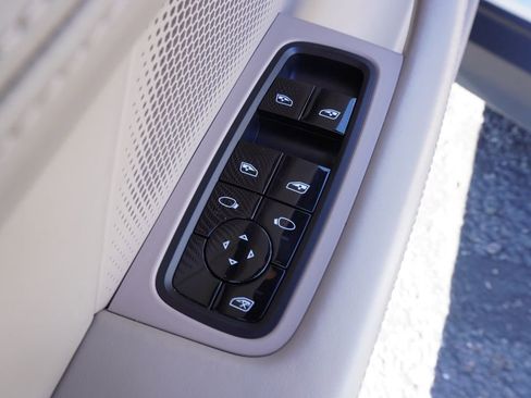 Used 2020 Porsche Taycan 4S image 16