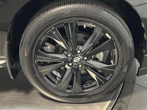 Used 2018 Nissan Pathfinder SL w/ Midnight Edition Package image 17