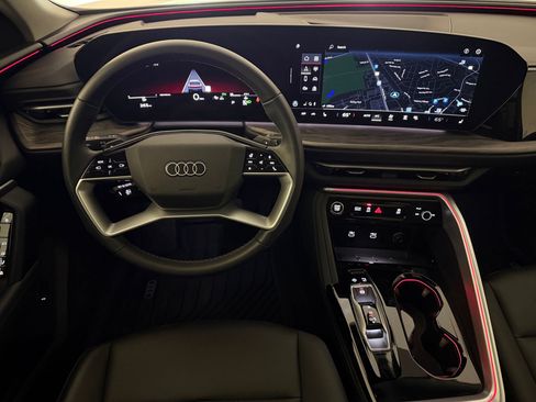 Used 2025 Audi Q5 Premium w/ Convenience Package AWD/4WD image 29