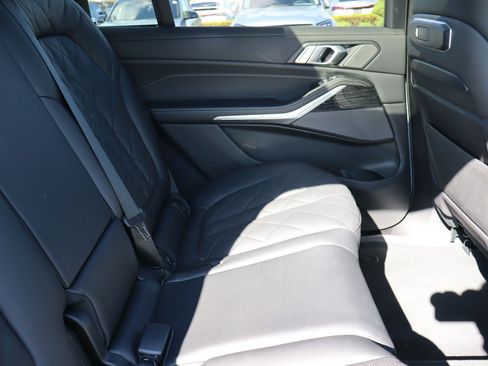 Used 2024 BMW X7 xDrive40i w/ Executive Package AWD/4WD image 16