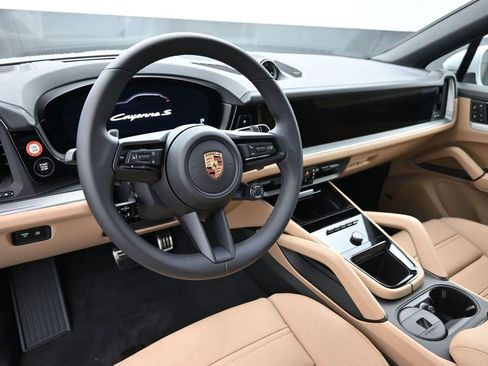 New 2026 Porsche Cayenne S image 28