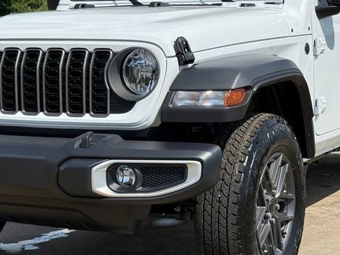 New 2026 Jeep Gladiator Sport AWD/4WD image 11