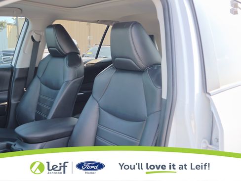 Used 2021 Toyota RAV4 XLE Premium image 23