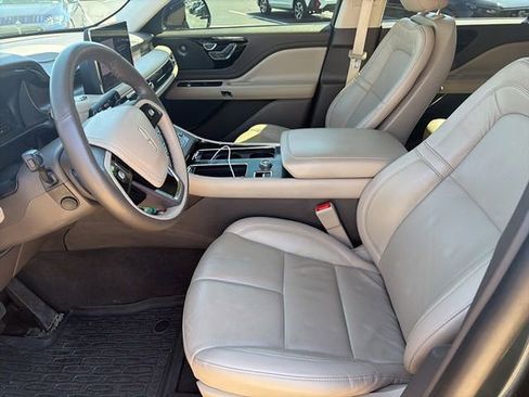 Used 2024 Lincoln Aviator Reserve w/ Equipment Group 201A AWD/4WD image 5
