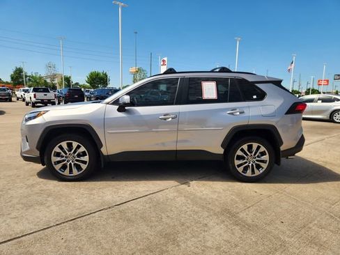 Certified 2024 Toyota RAV4 XLE Premium image 4