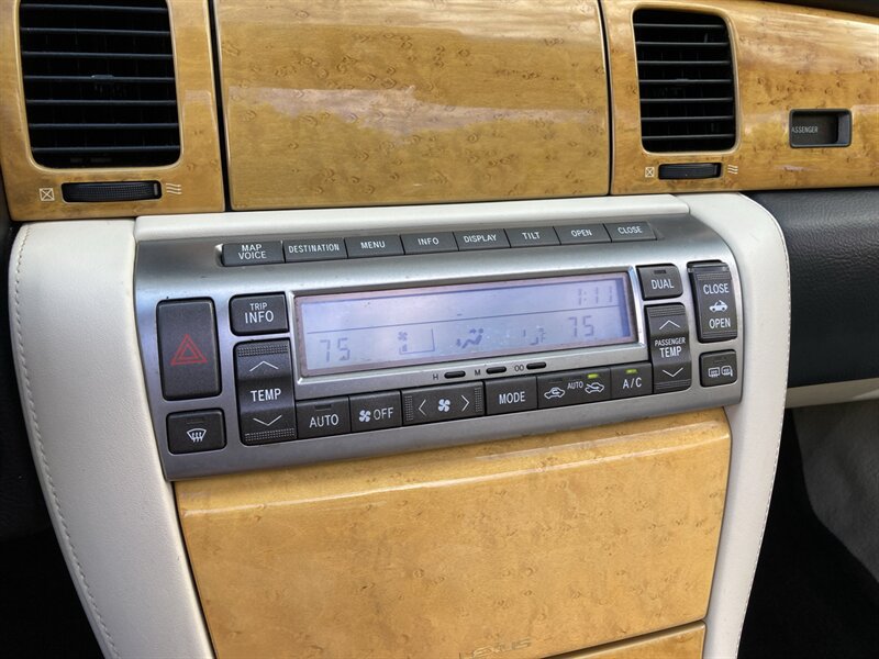 Used 2002 Lexus SC 430 Convertible RWD image 26