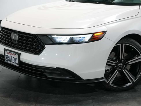 Used 2025 Honda Accord Sport image 10