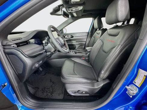 New 2026 Jeep Compass Trailhawk w/ Sun, Sound & Navigation Group image 21