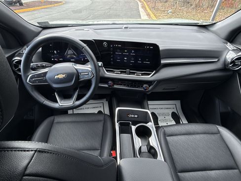 Used 2025 Chevrolet Equinox LT w/ Convenience Package II image 23