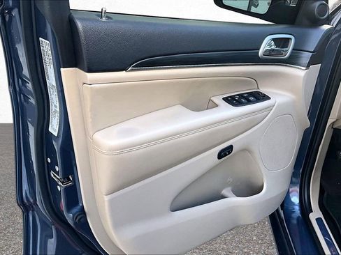 Used 2021 Jeep Grand Cherokee Limited w/ Luxury Group II image 19