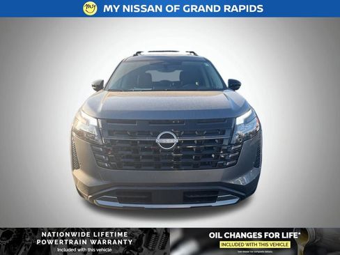 New 2026 Nissan Pathfinder SL w/ SL Premium Package AWD/4WD image 9