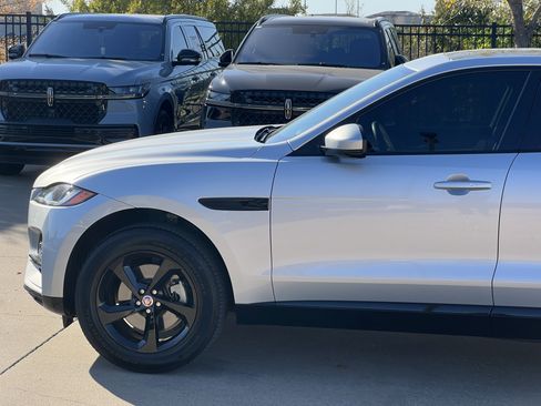 Used 2023 Jaguar F-PACE S image 5