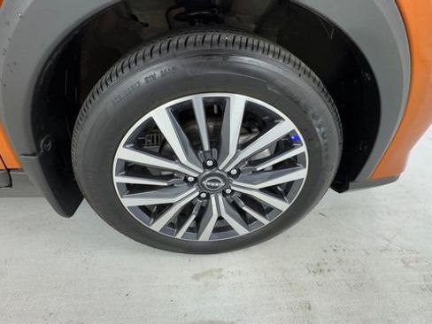 Certified 2024 Nissan Kicks SV FWD image 9