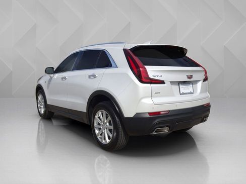 Certified 2023 Cadillac XT4 Luxury w/ Cold Weather Package image 3