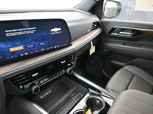 New 2026 Chevrolet Suburban High Country image 24