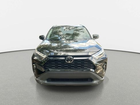 Used 2022 Toyota RAV4 XLE Premium FWD image 3