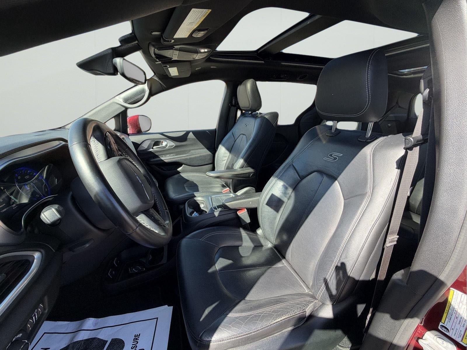Used 2018 Chrysler Pacifica Touring-L Plus w/ Advanced Safetytec Group FWD image 8