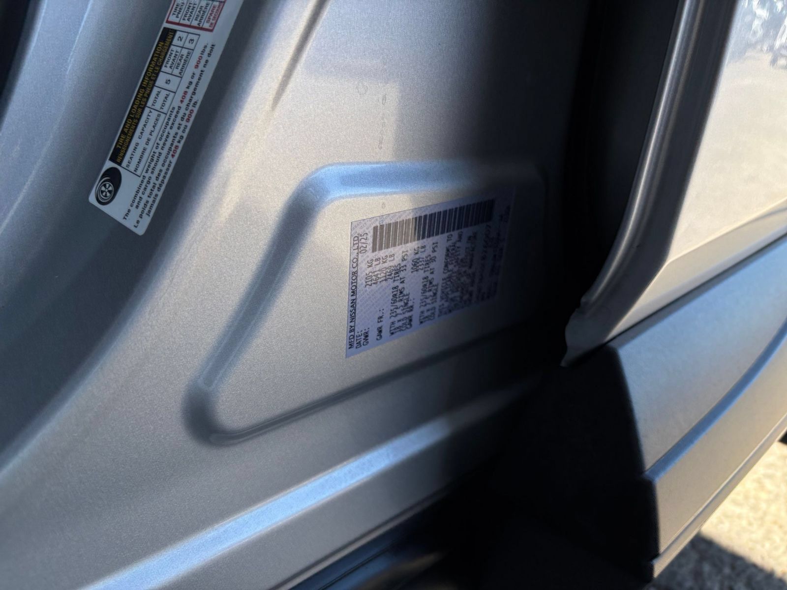 Used 2025 Nissan Rogue SV FWD image 30