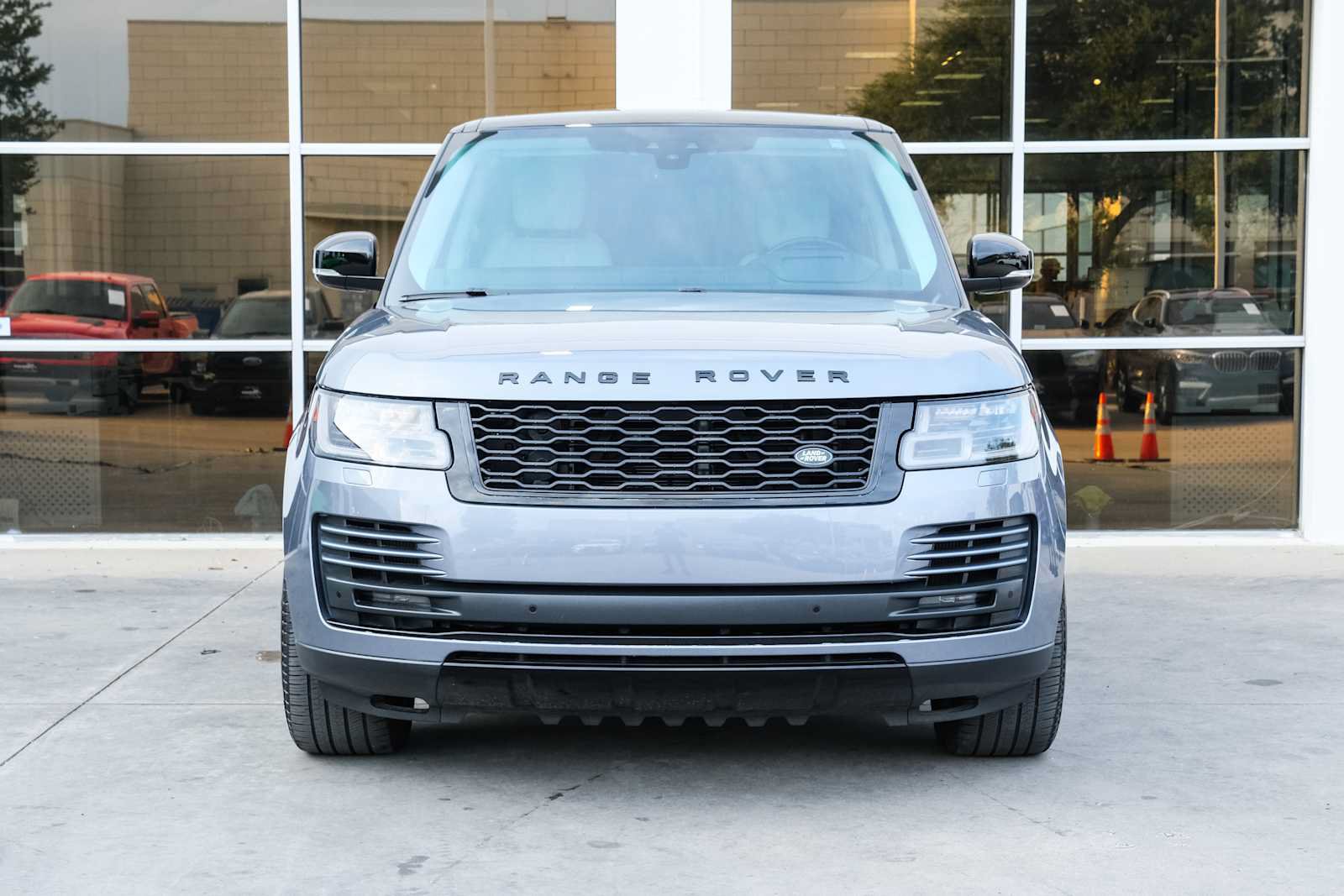 Used 2020 Land Rover Range Rover HSE AWD/4WD image 2