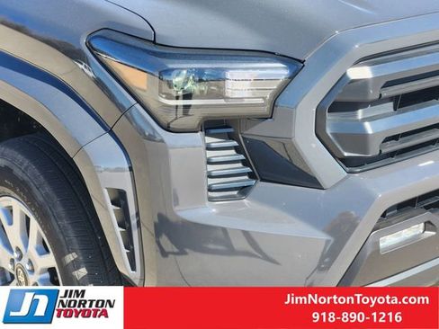 Used 2025 Toyota Tacoma SR5 image 10