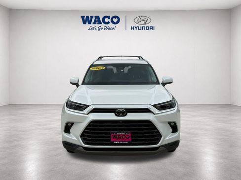 Used 2024 Toyota Grand Highlander FWD image 2
