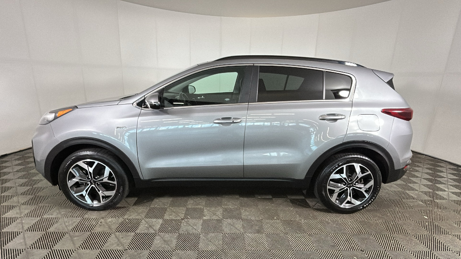 Used 2022 Kia Sportage EX w/ EX Technology Package AWD/4WD image 6