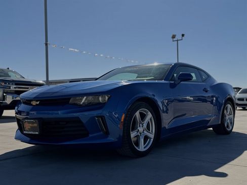 Used 2018 Chevrolet Camaro LT image 1