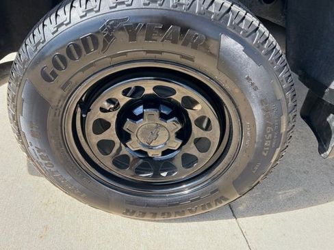 Certified 2025 Chevrolet Colorado W/T image 11