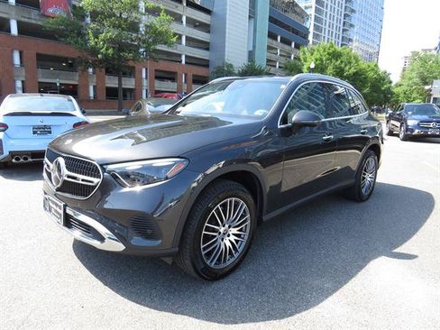 Used 2024 Mercedes-Benz GLC 300 4MATIC image 1