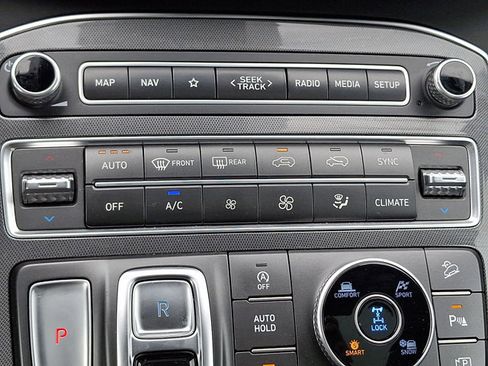 Used 2021 Hyundai Santa Fe Calligraphy AWD/4WD image 16