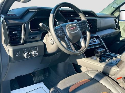 Used 2024 GMC Sierra 1500 AT4 w/ Technology Package image 9