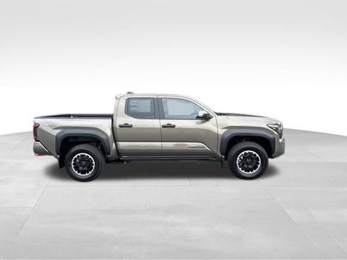 New 2026 Toyota Tacoma TRD Off-Road AWD/4WD image 7