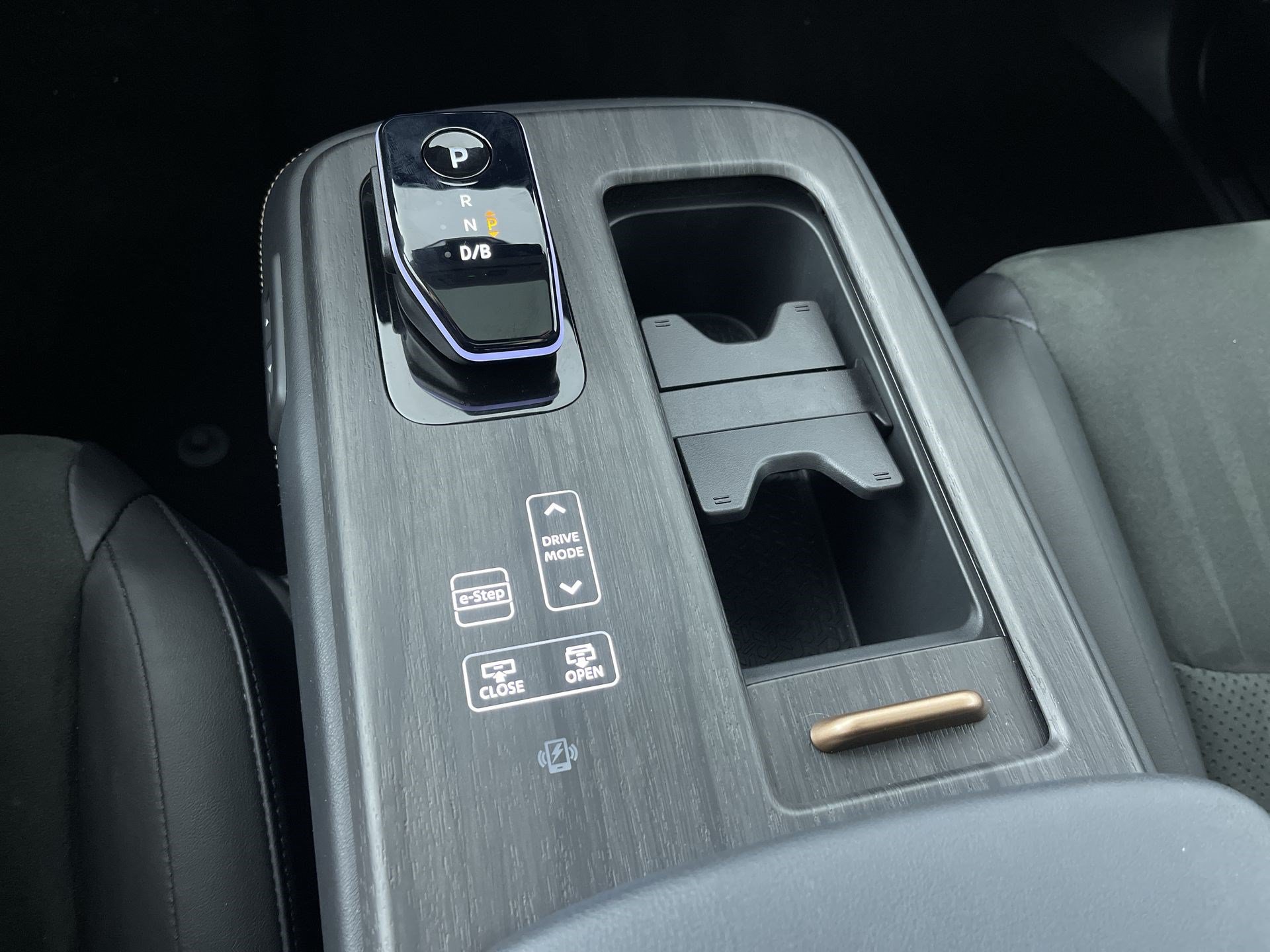 Certified 2024 Nissan Ariya AWD image 21