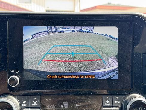 Used 2023 Toyota Highlander L FWD image 22