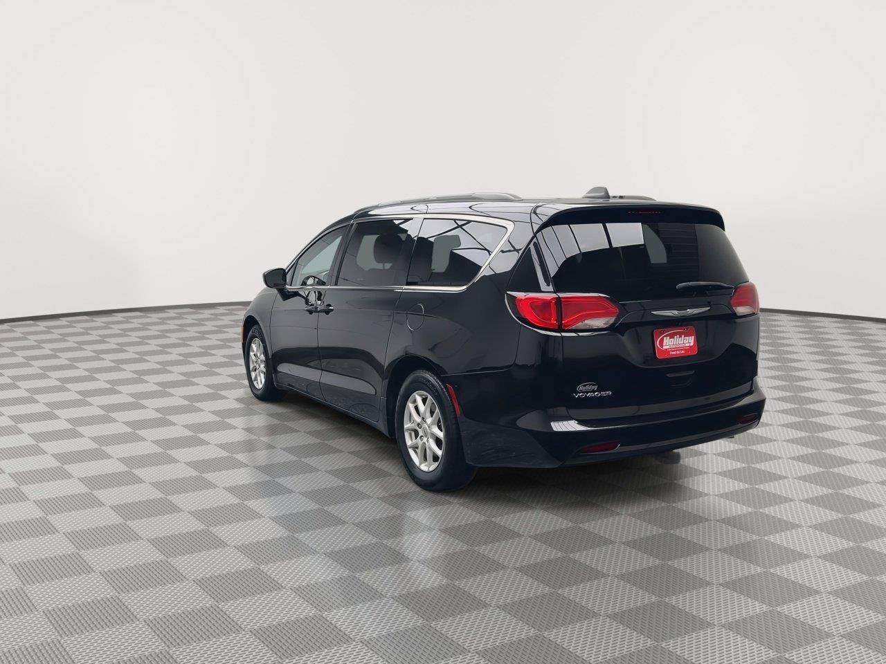 Used 2021 Chrysler Voyager Lxi FWD image 34