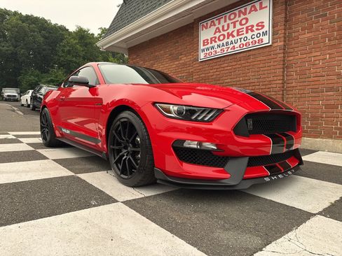 Used 2017 Ford Mustang Shelby GT350 RWD image 8