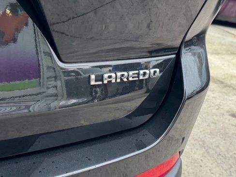 Used 2024 Jeep Grand Cherokee L Laredo image 14