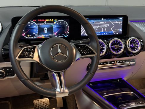 Certified 2025 Mercedes-Benz GLA 250 image 33